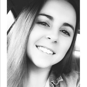 Meet your Posher, Jillian